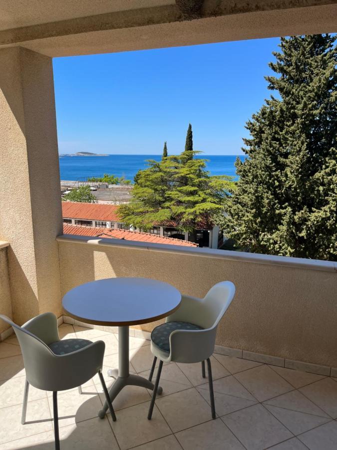 Aparthotel Plat Mlini Bagian luar foto
