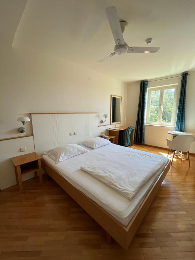 Aparthotel Plat Mlini Bagian luar foto
